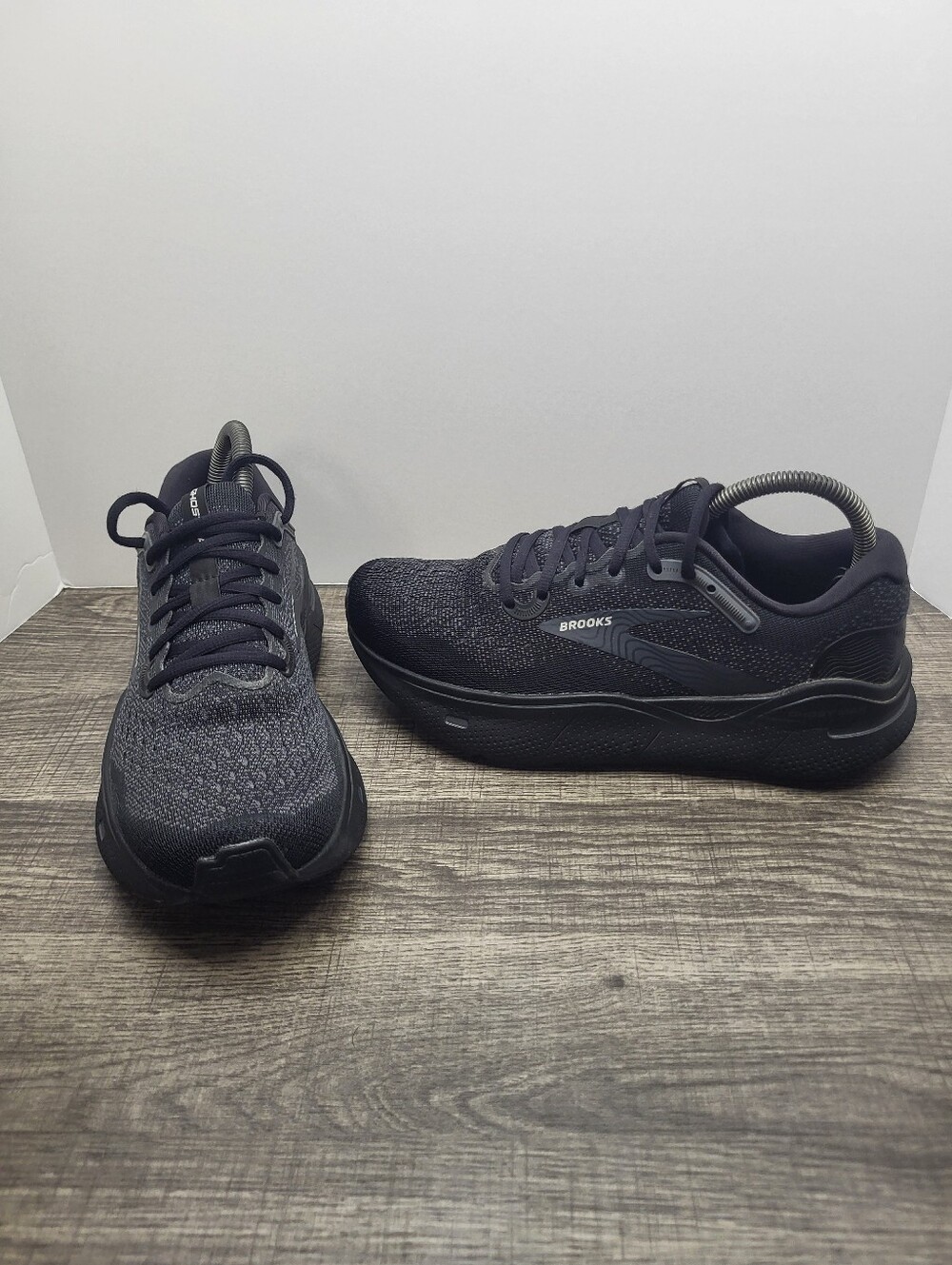 Brooks Ghost Max Running Shoes Womens Size 8 Black Sneakers